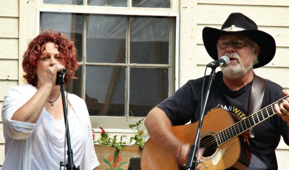 Marilynn and Reid - photo by Dean Bartlett