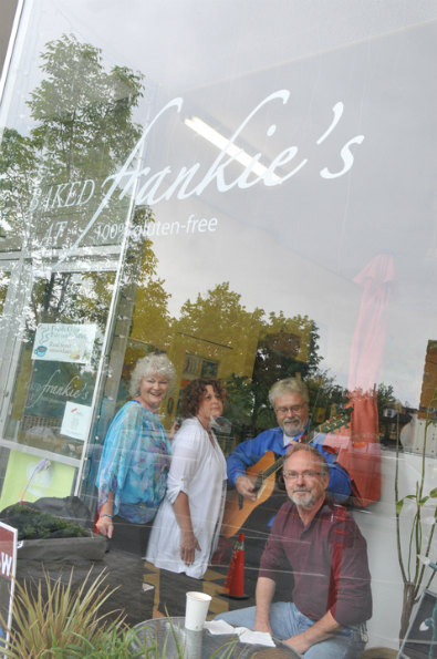 afterglow-at-frankies-photo-by-celia-klemenz